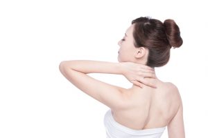 首が痛くなる原因を説明しています。